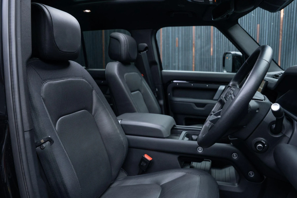 Land Rover Defender 110 3.0 D300 Mhev X-dynamic Hse 4Wd Euro 6 Ss GJ73TFE Black #2