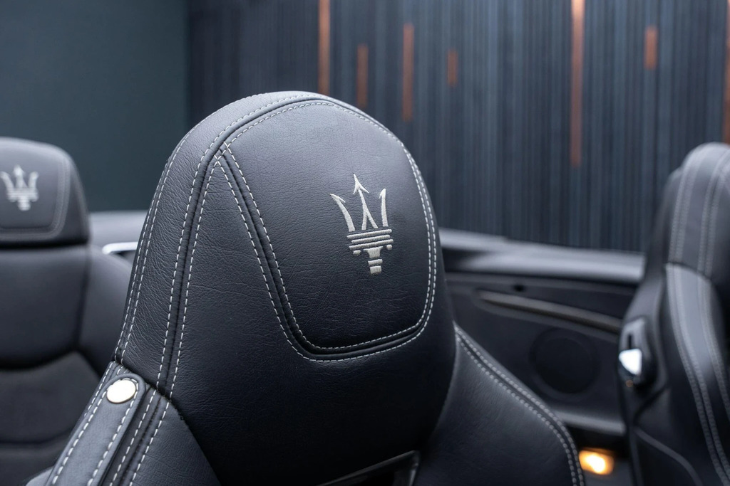 Maserati GranCabrio Grancabrio Mc Red #36