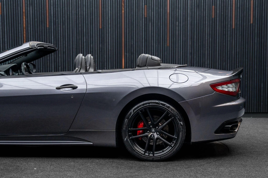 Maserati GranCabrio Grancabrio Mc Red #19