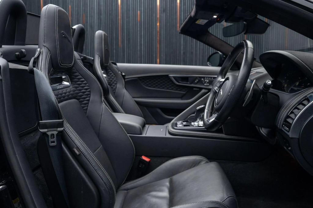 Jaguar F-Type 2.0I R-dynamic Black Euro 6 Ss Black #2