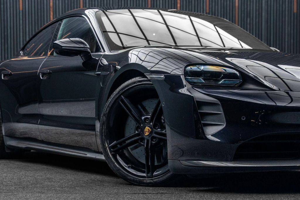 Porsche Taycan Performance Plus 93.4Kwh Turbo S 4Wd 11K SH22HNE Black #6