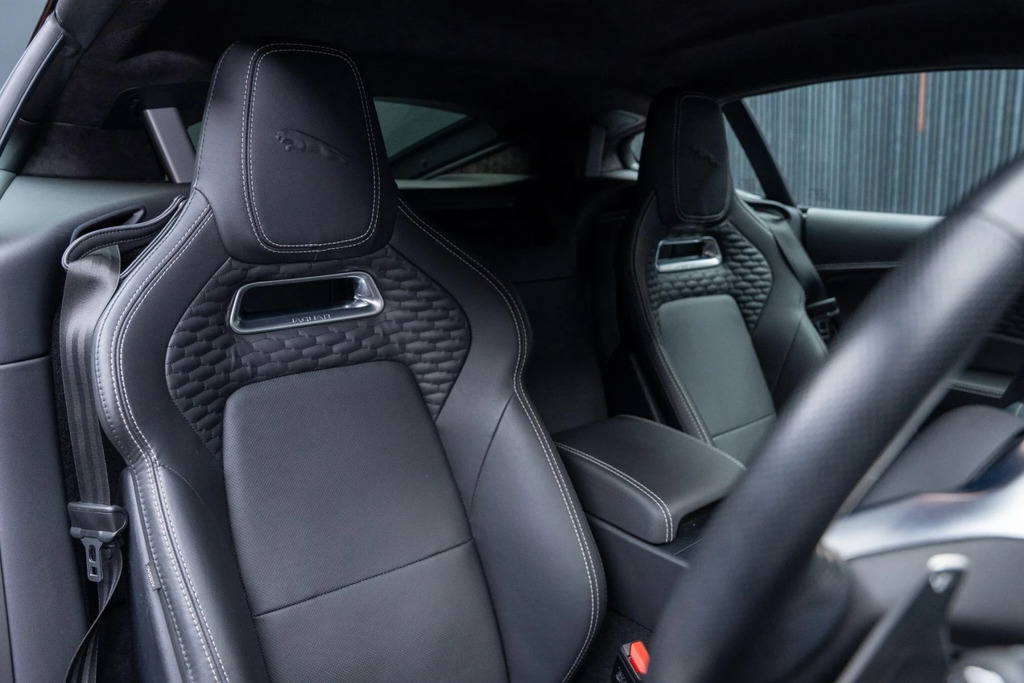 Jaguar F-Type 2.0I R-dynamic Black Euro 6 Ss Red #2