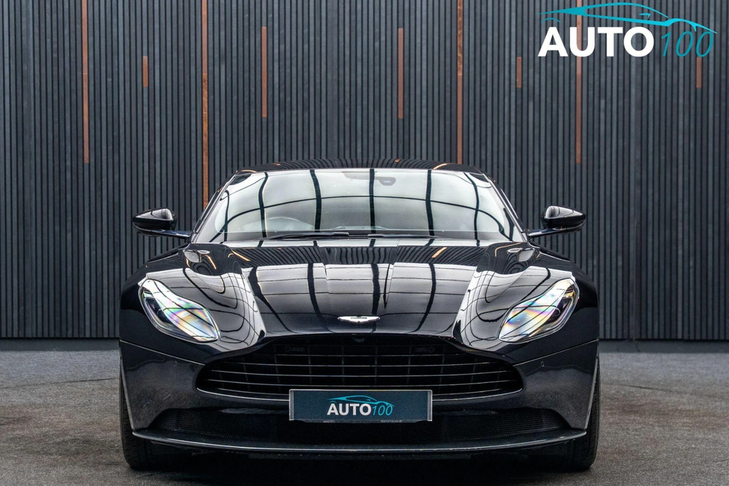 Aston Martin DB11 V8 Silver #9