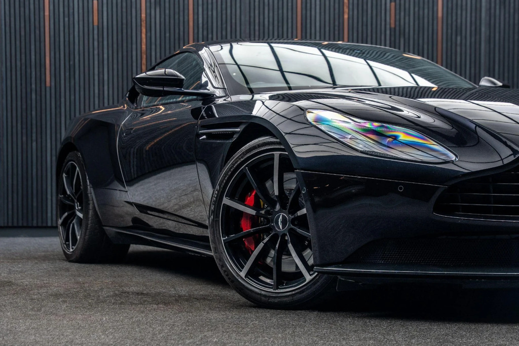 Aston Martin DB11 V8 Silver #7