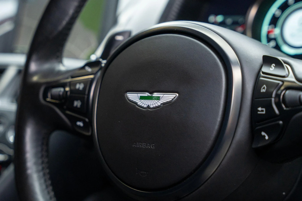 Aston Martin DB11 V8 Silver #28