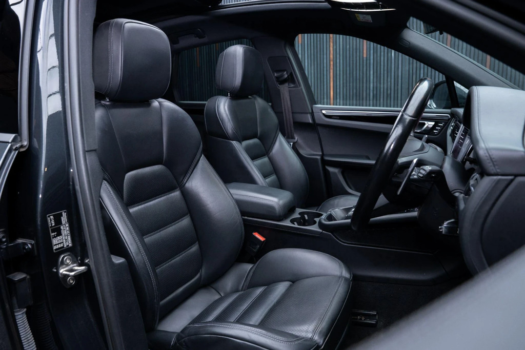 Porsche Macan 2.0T Pdk 4Wd Euro 6 Ss WX22ZXW Grey #2