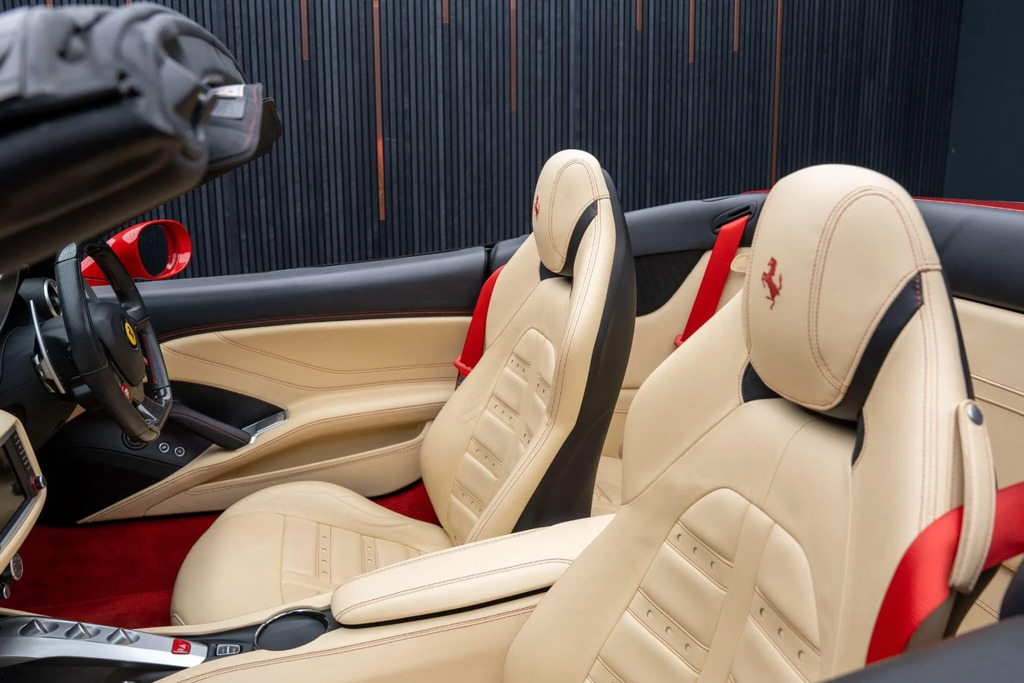 Ferrari California T Hele Red #43