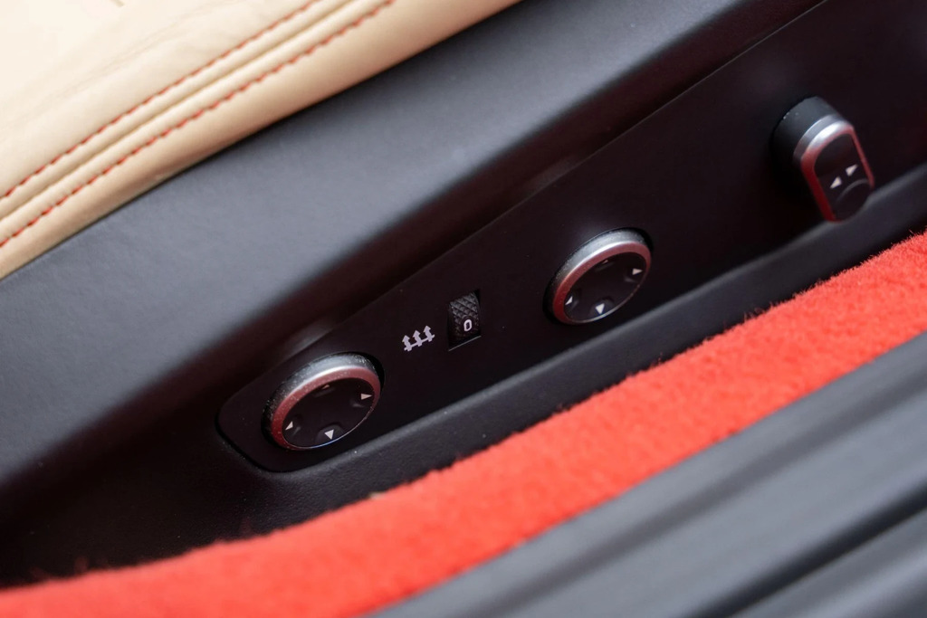 Ferrari California T Hele Red #38