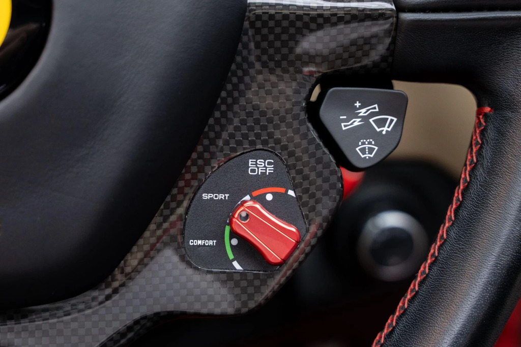Ferrari California T Hele Red #31