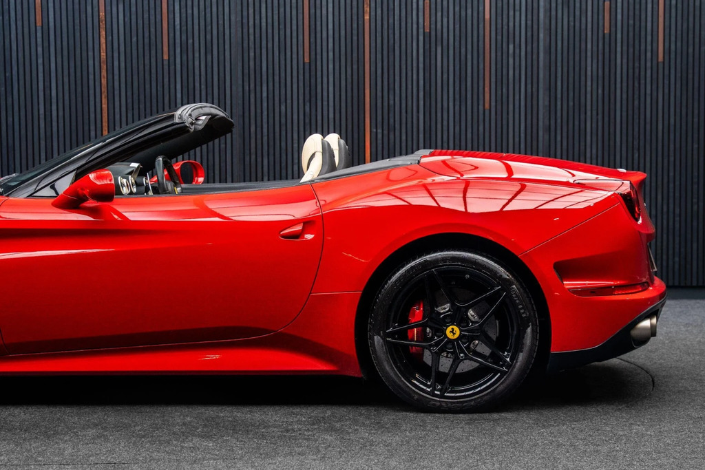 Ferrari California T Hele Red #20