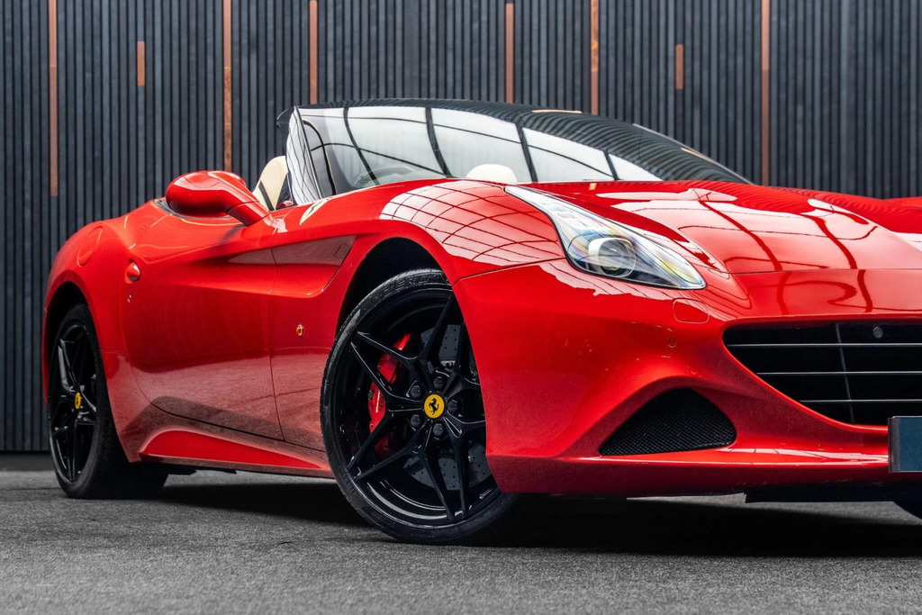 Ferrari California T Hele Red #10