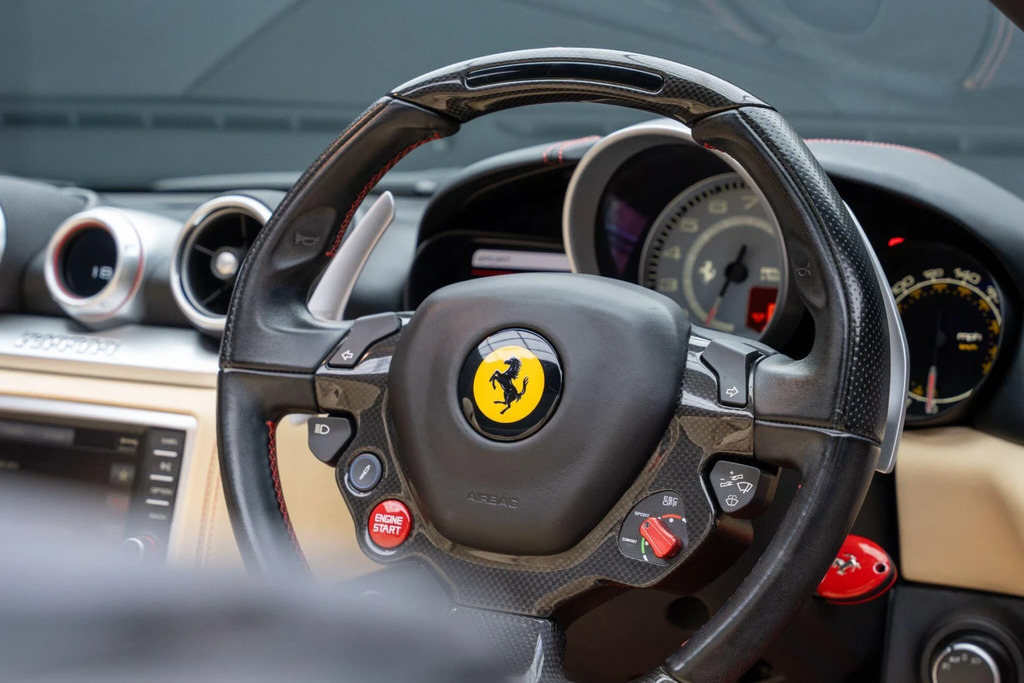 Ferrari California T Hele Red #44