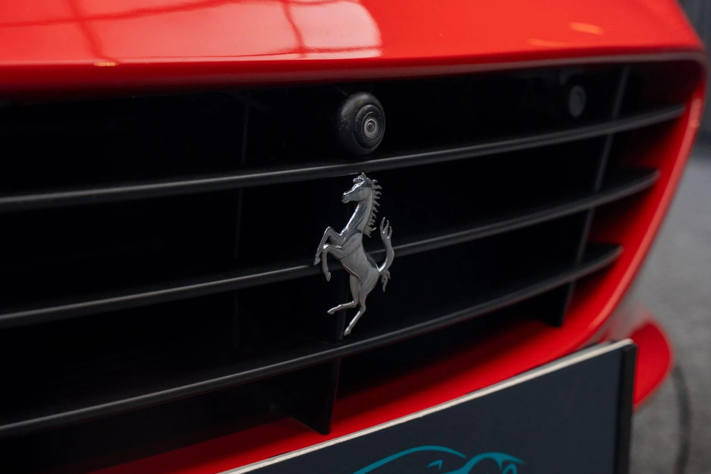 Ferrari California T Hele Red #32