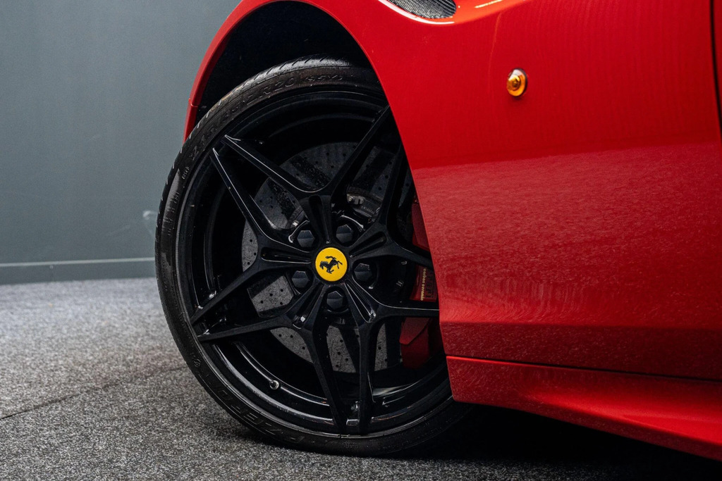 Ferrari California T Hele Red #16