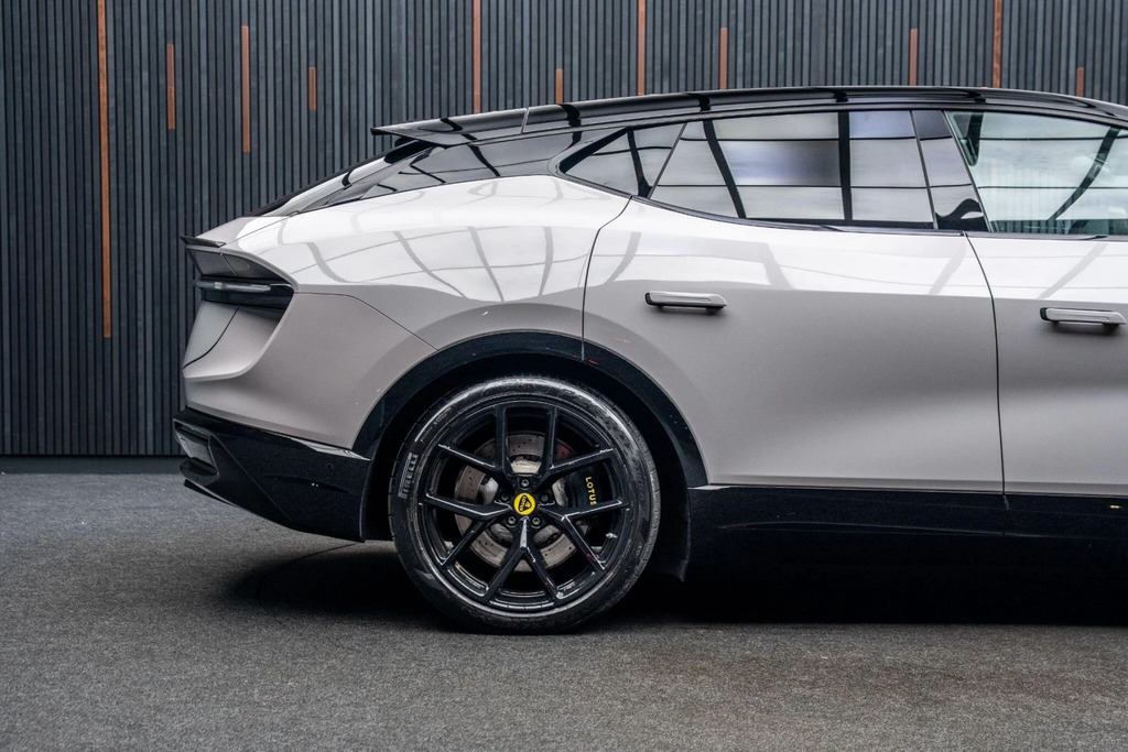 Lotus Eletre 450Kw S 112Kwh Estate LG74JDK Black #17