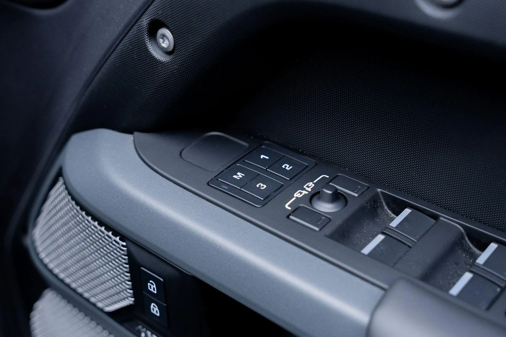 Land Rover Defender 130 3.0 D300 X-dynamic Hse 130 8 Seat Estat Black #44