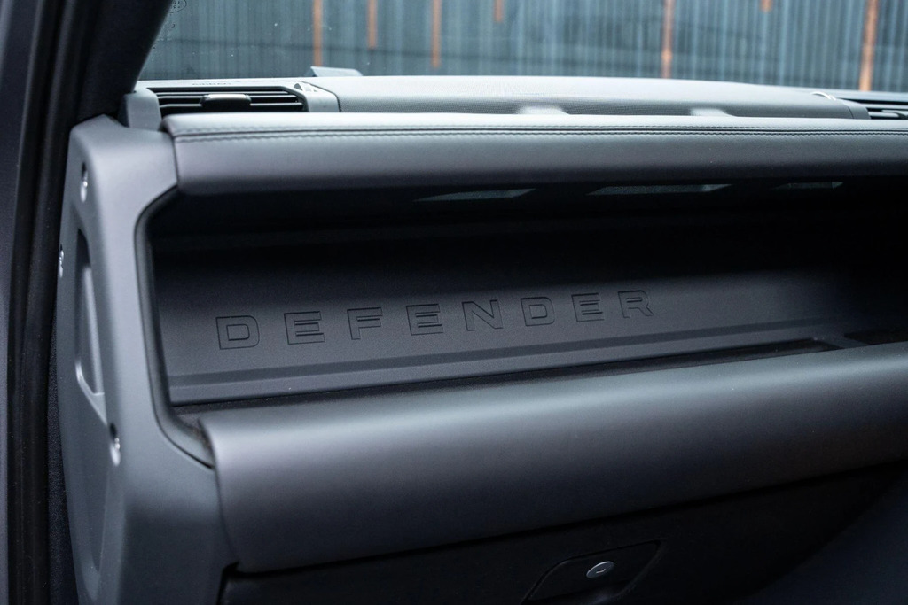 Land Rover Defender 130 3.0 D300 X-dynamic Hse 130 8 Seat Estat Black #42