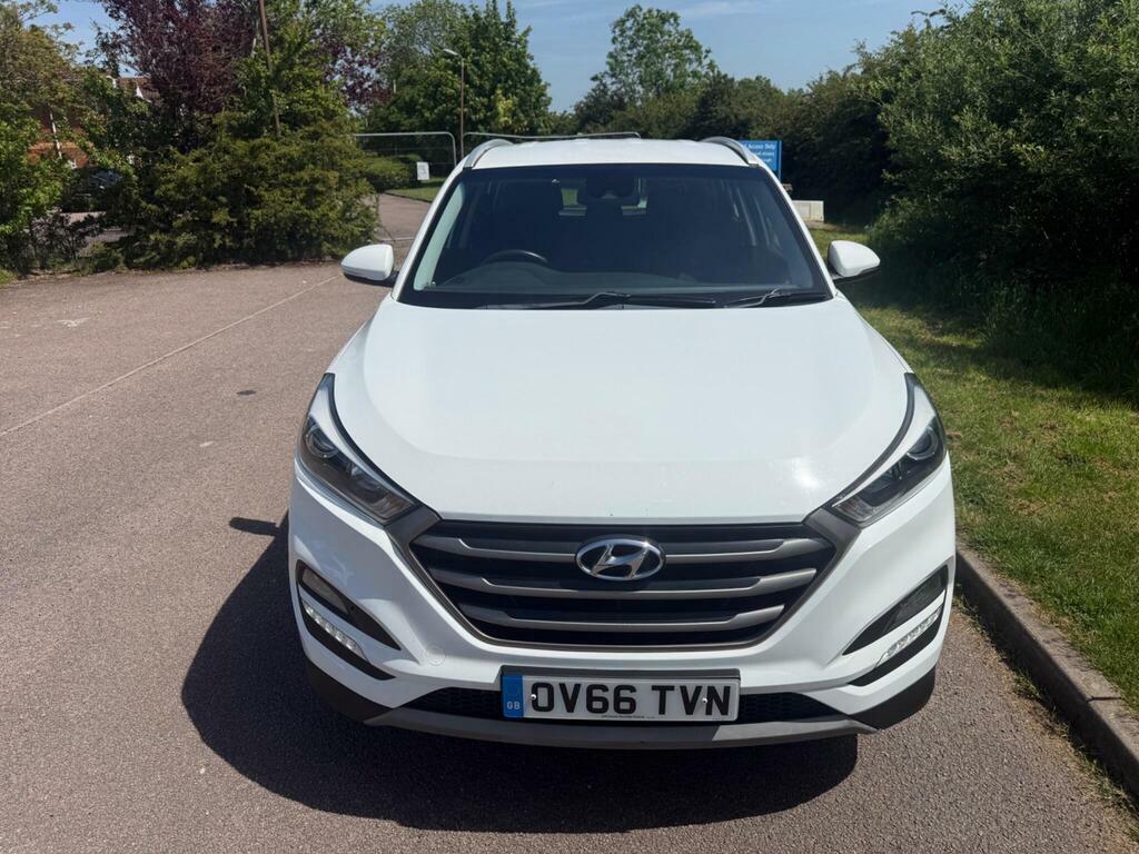Hyundai Tucson 1.7 Crdi Blue Drive Se Euro 6 S S OV66TVN White #2