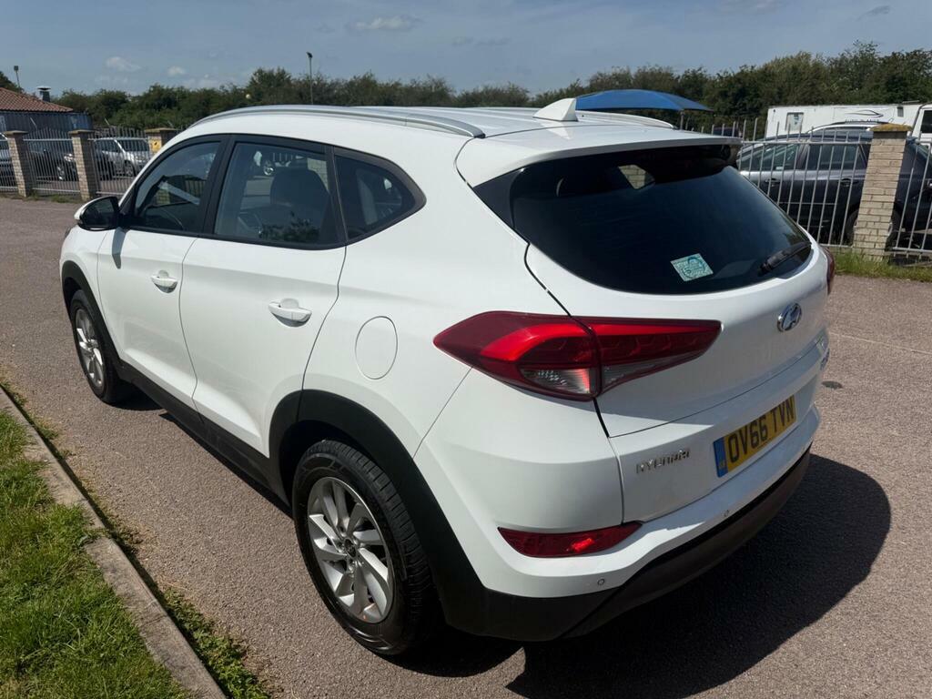 Hyundai Tucson 1.7 Crdi Blue Drive Se Euro 6 S S OV66TVN White #4