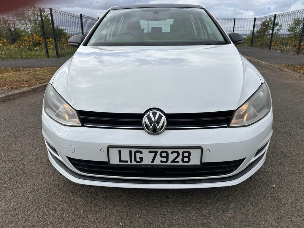 Volkswagen Golf 1.6 Tdi 105 Se LIG7928 White #3