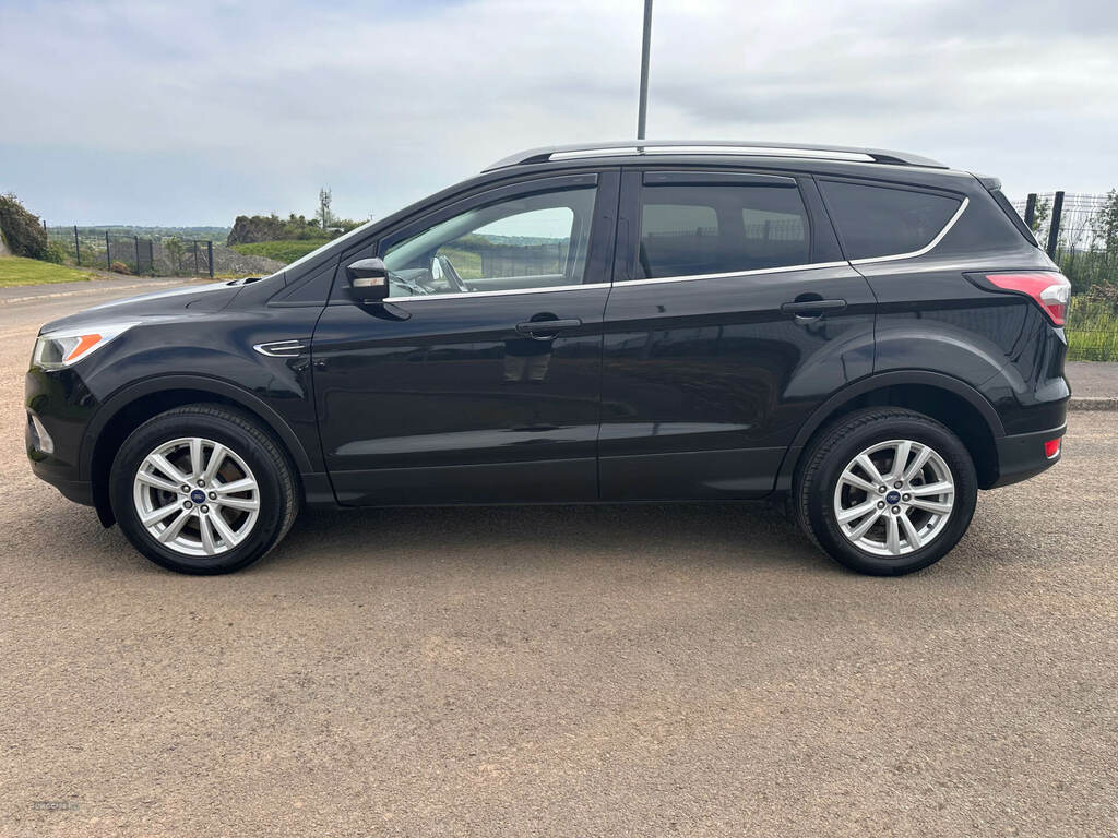Ford Kuga 1.5 Tdci Zetec 2Wd EG66HJZ Black #3