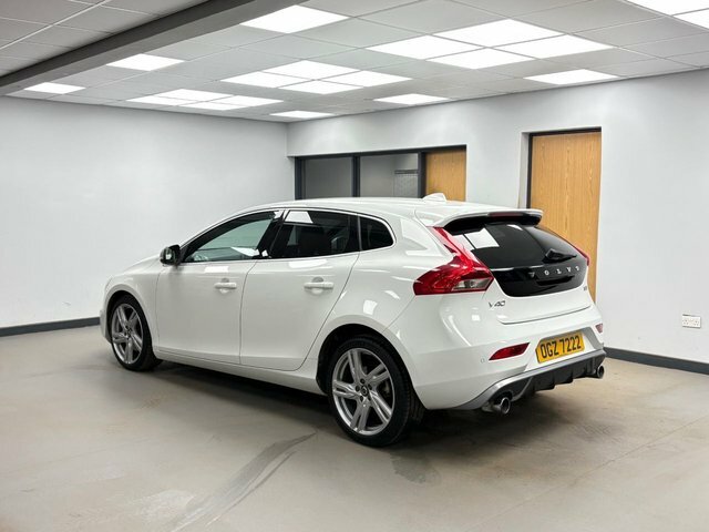 Volvo V40 2.0 T3 R-design Pro Hatchback Eu OGZ7222 White #6