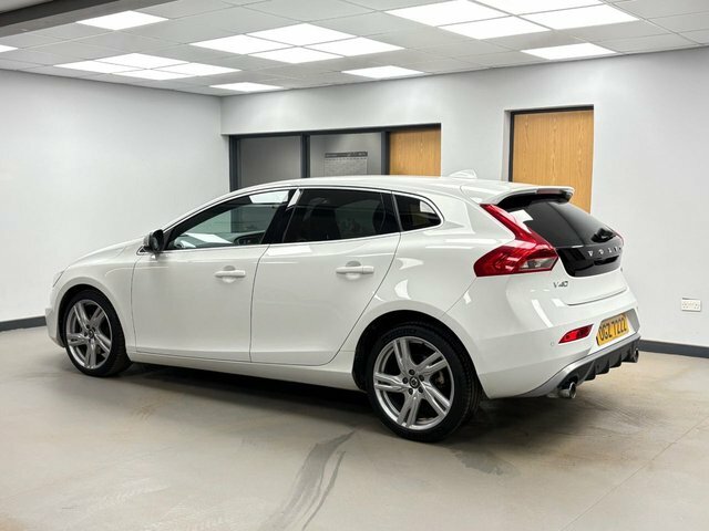 Volvo V40 2.0 T3 R-design Pro Hatchback Eu OGZ7222 White #5