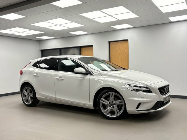 Volvo V40 2.0 T3 R-design Pro Hatchback Eu OGZ7222 White #2