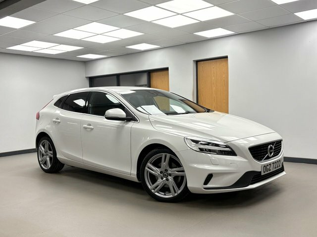 Volvo V40 2.0 T3 R-design Pro Hatchback Eu White