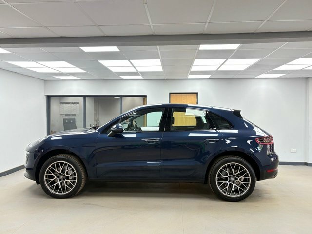Porsche Macan 3.0 V6 S Suv Pdk 4Wd Euro 6 Ss 340 YO65FUD Blue #4