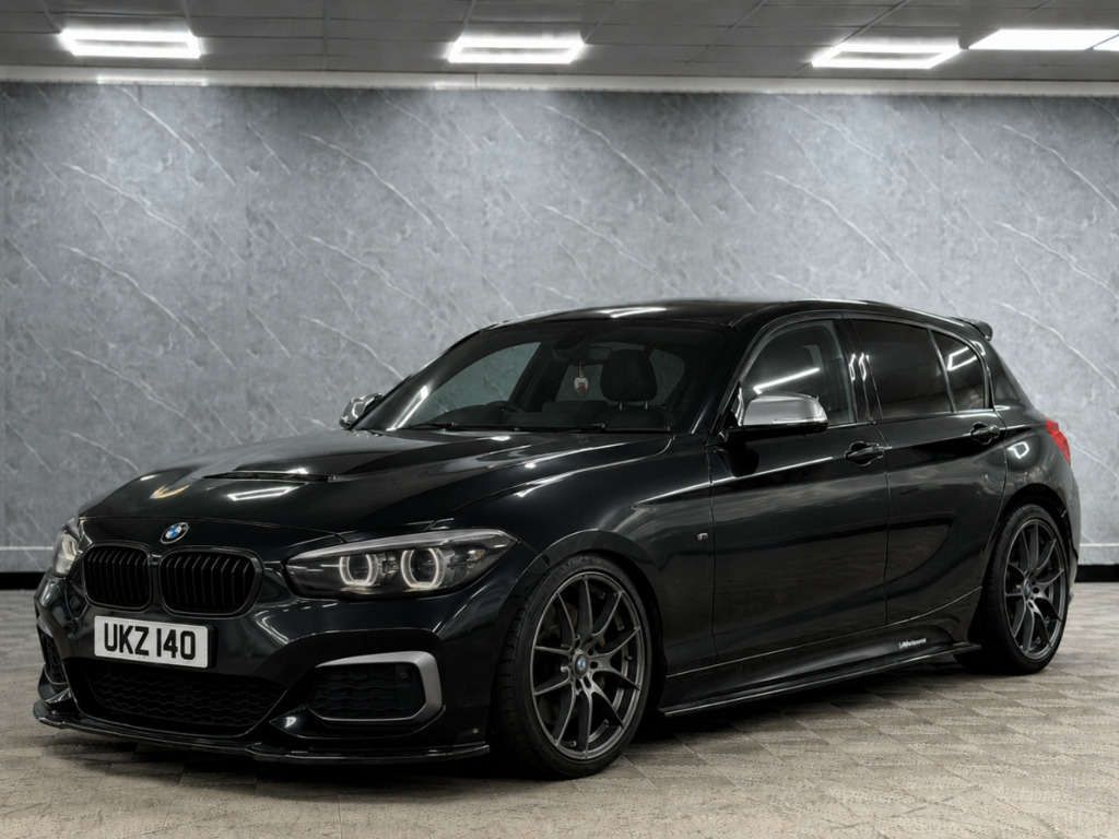 BMW 1 Series M140i Shadow Edition Step Black