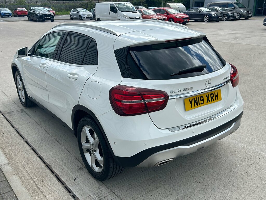 Mercedes-Benz GLA Class 2.0 Gla250 Sport Premium Suv 7G-dct 4 YN19XRH White #6