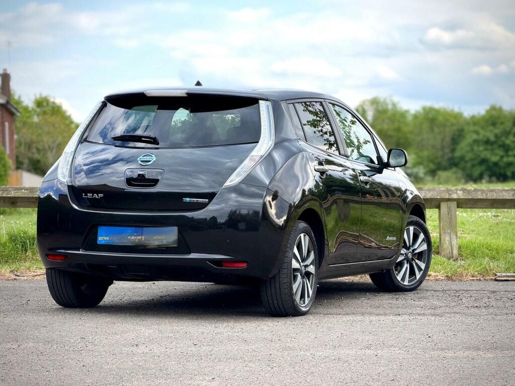 Nissan Leaf 30Kwh Tekna Black #2