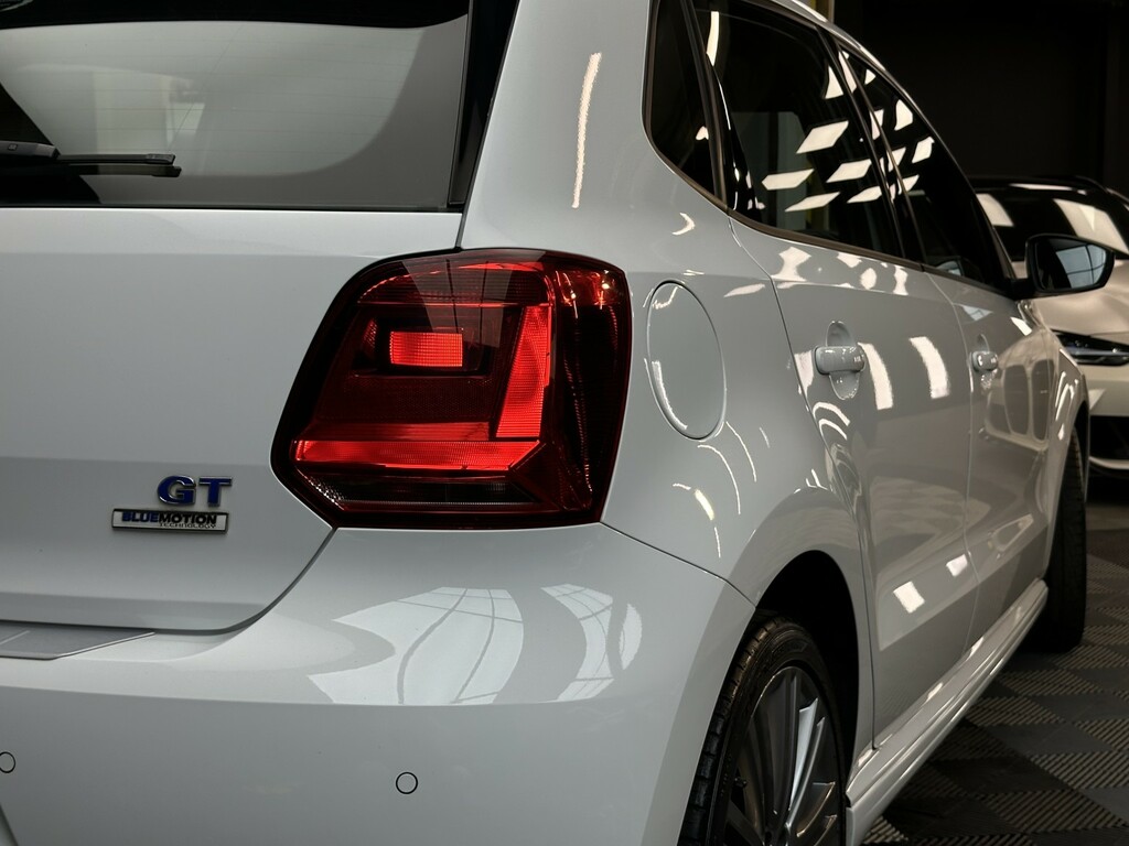 Volkswagen Polo Hatchback 1.4 Tsi Bluemotion Tech Act Bluegt 2015 White #4
