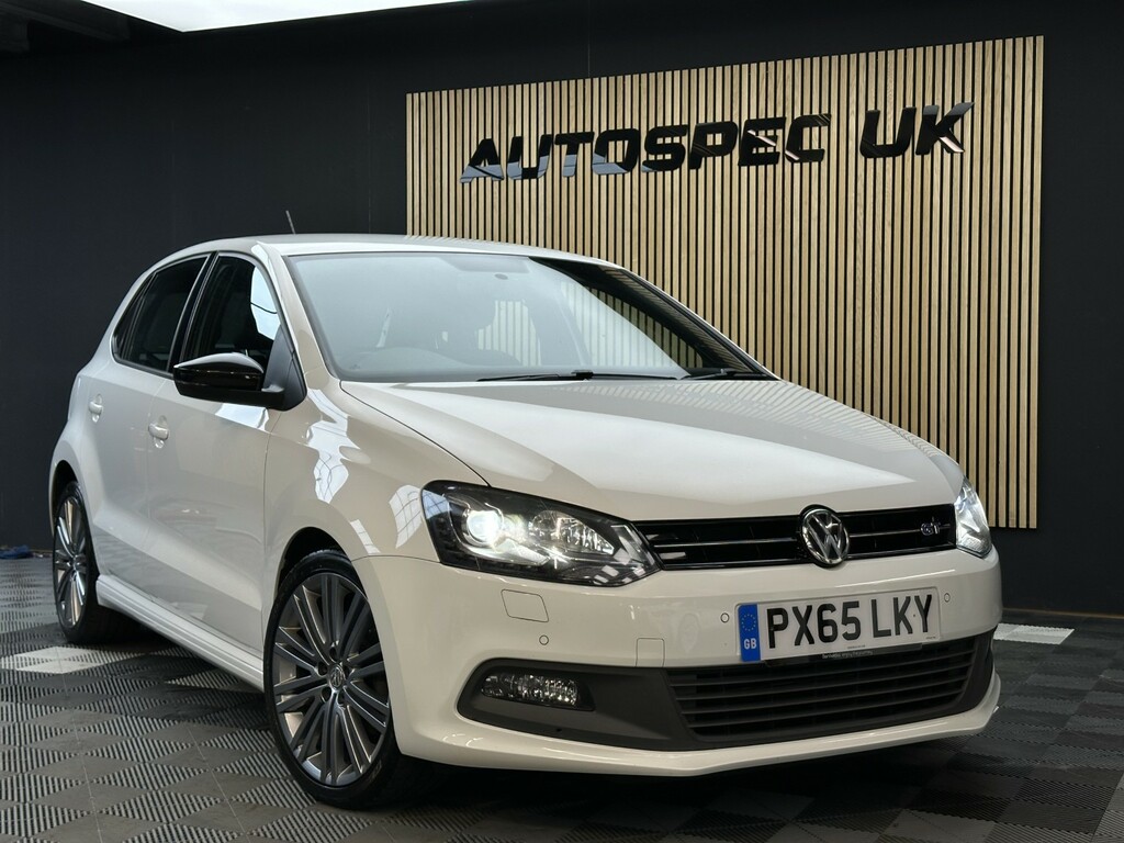 Volkswagen Polo Hatchback 1.4 Tsi Bluemotion Tech Act Bluegt 2015 White #2