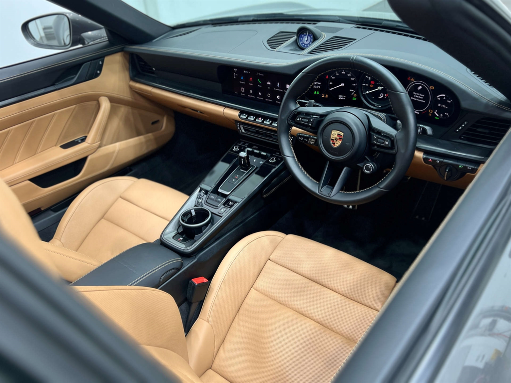 Porsche 911 3 L Targa 4 Gts 4Wd LV73UMS  #2