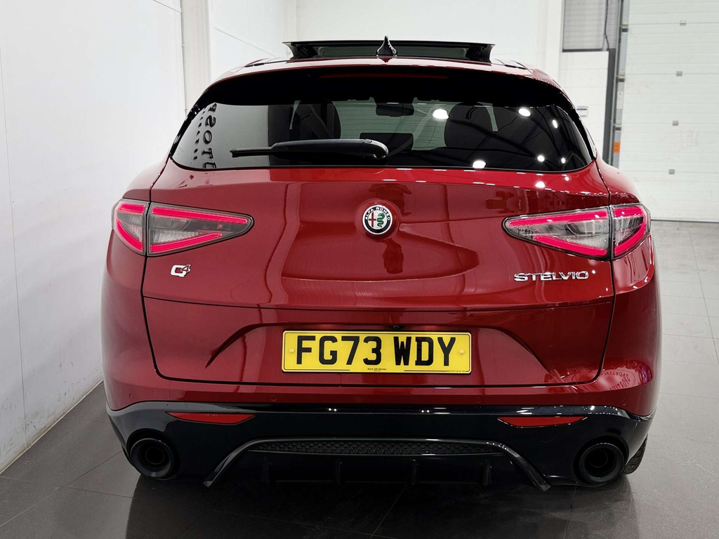 Alfa Romeo Stelvio  Red #8