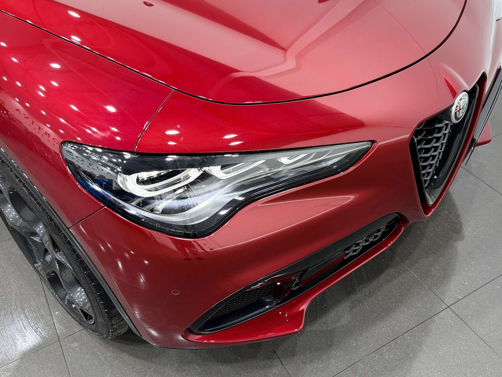 Alfa Romeo Stelvio  Red #28