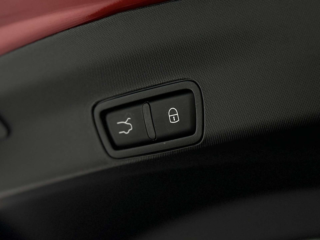 Alfa Romeo Stelvio  Red #25