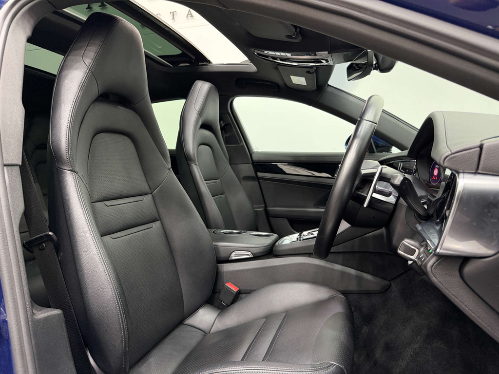Porsche Panamera 2.9 L 4Wd #2