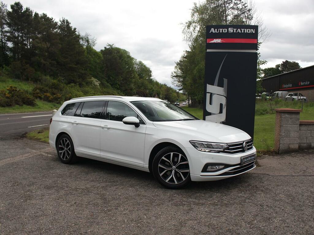 Volkswagen Passat Sel White