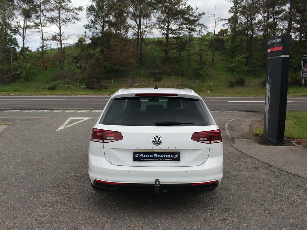 Volkswagen Passat Sel  White #2