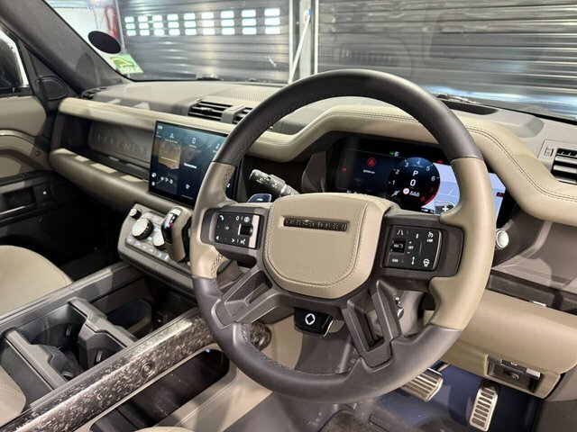 Land Rover Defender 110 V8 Mhev Octa Edition Green #3