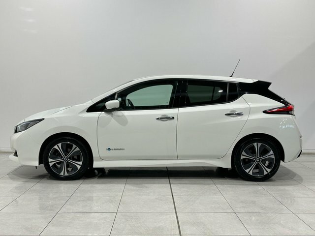 Nissan Leaf N-connecta Auto 5dr WU69KZF White #6