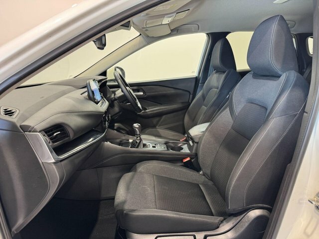 Nissan Qashqai Dig-t Mhev N-connecta Euro White