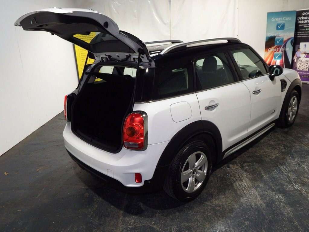 Mini Countryman 2L Cooper D PO68VBD White #2