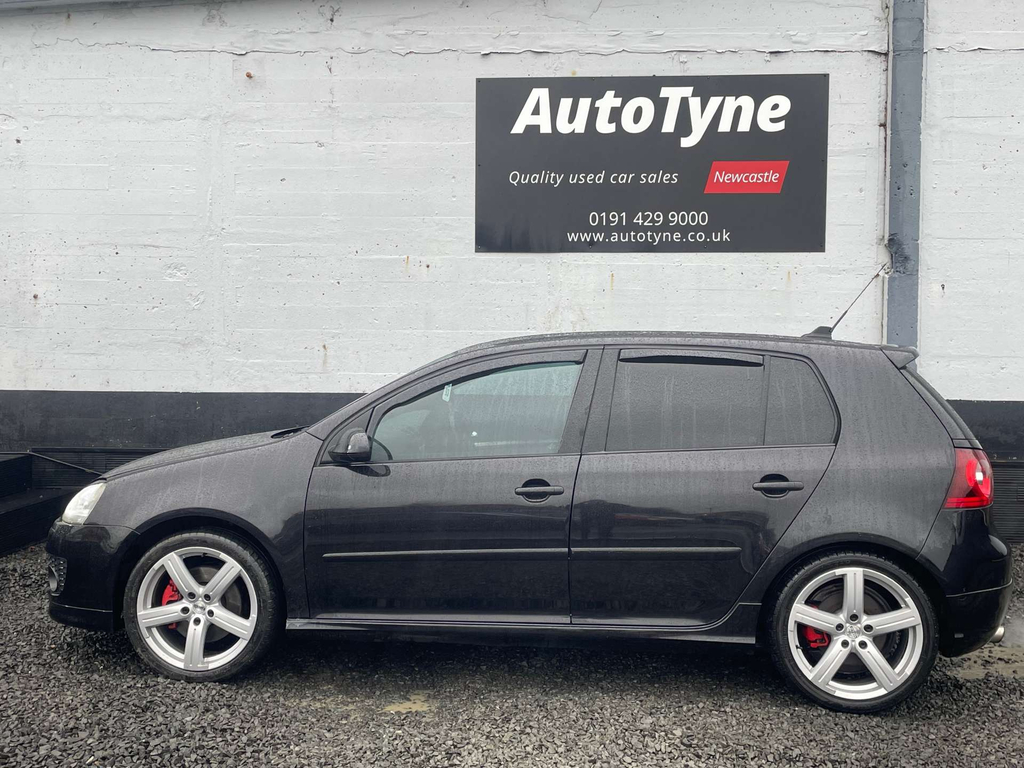 Volkswagen Golf Gti Pirelli Black #4