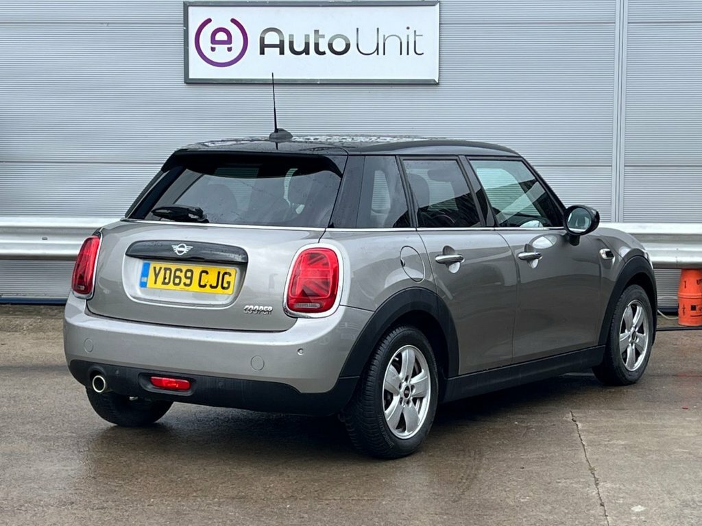 Mini Hatch 1.5L Cooper Classic YD69CJG Silver #4
