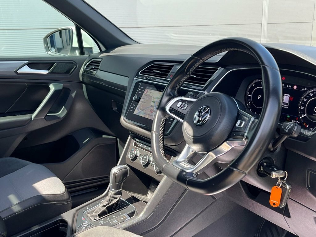 Volkswagen Tiguan 2L R-line VN68DKX White #5