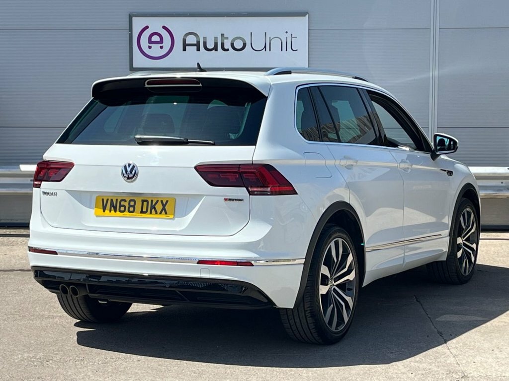 Volkswagen Tiguan 2L R-line VN68DKX White #4